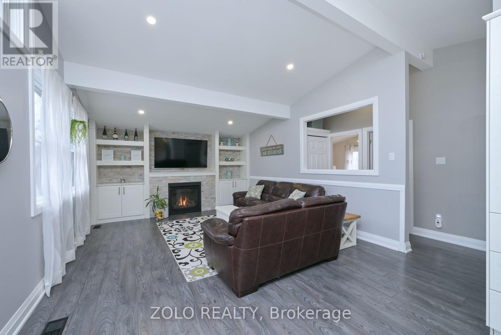 1055 Balsam Road, Innisfil, Ontario  L0L 1C0 - Photo 13 - N12180671