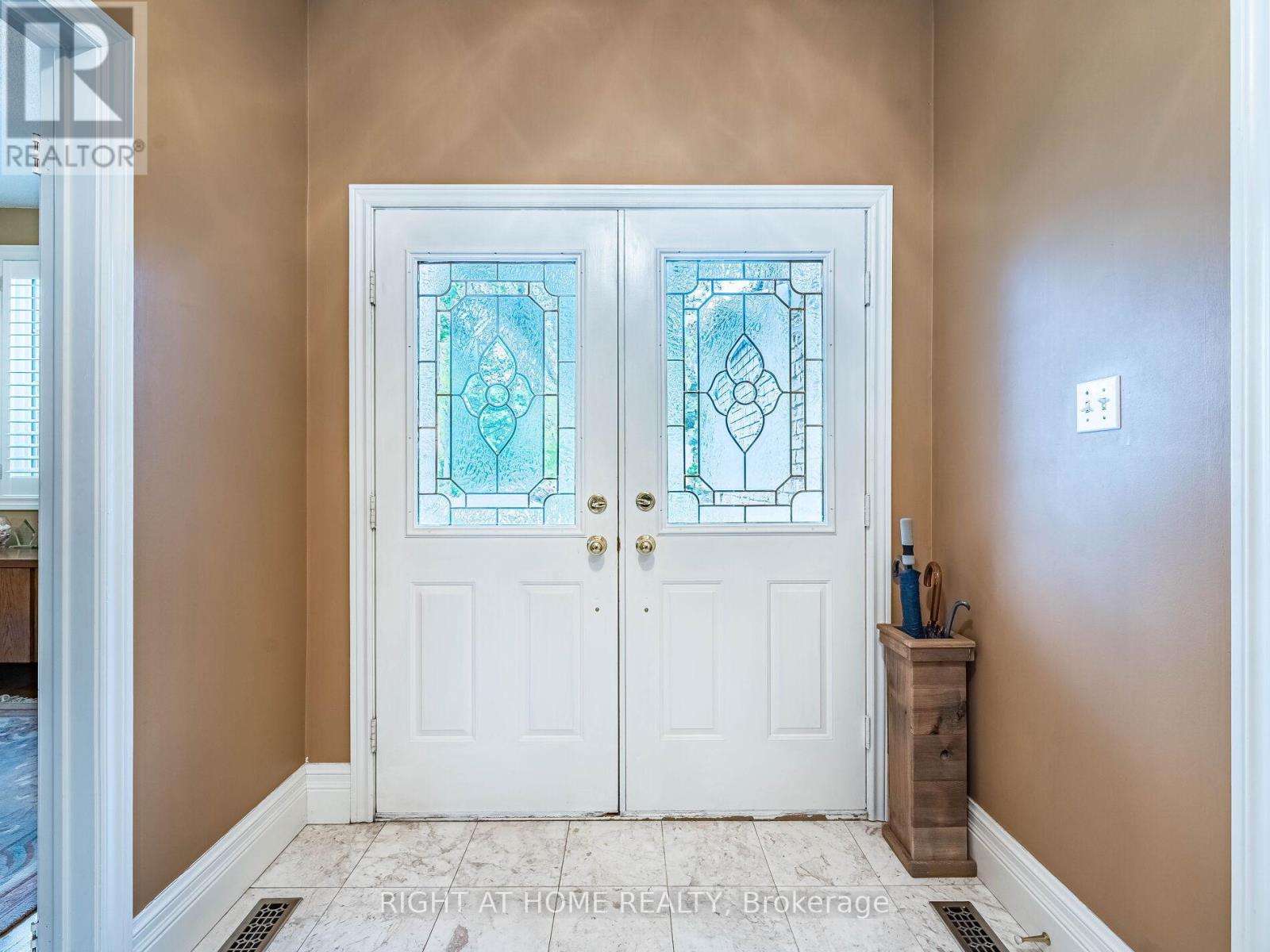 56 Soho Crescent, Markham, Ontario  L3P 7H5 - Photo 5 - N12180691