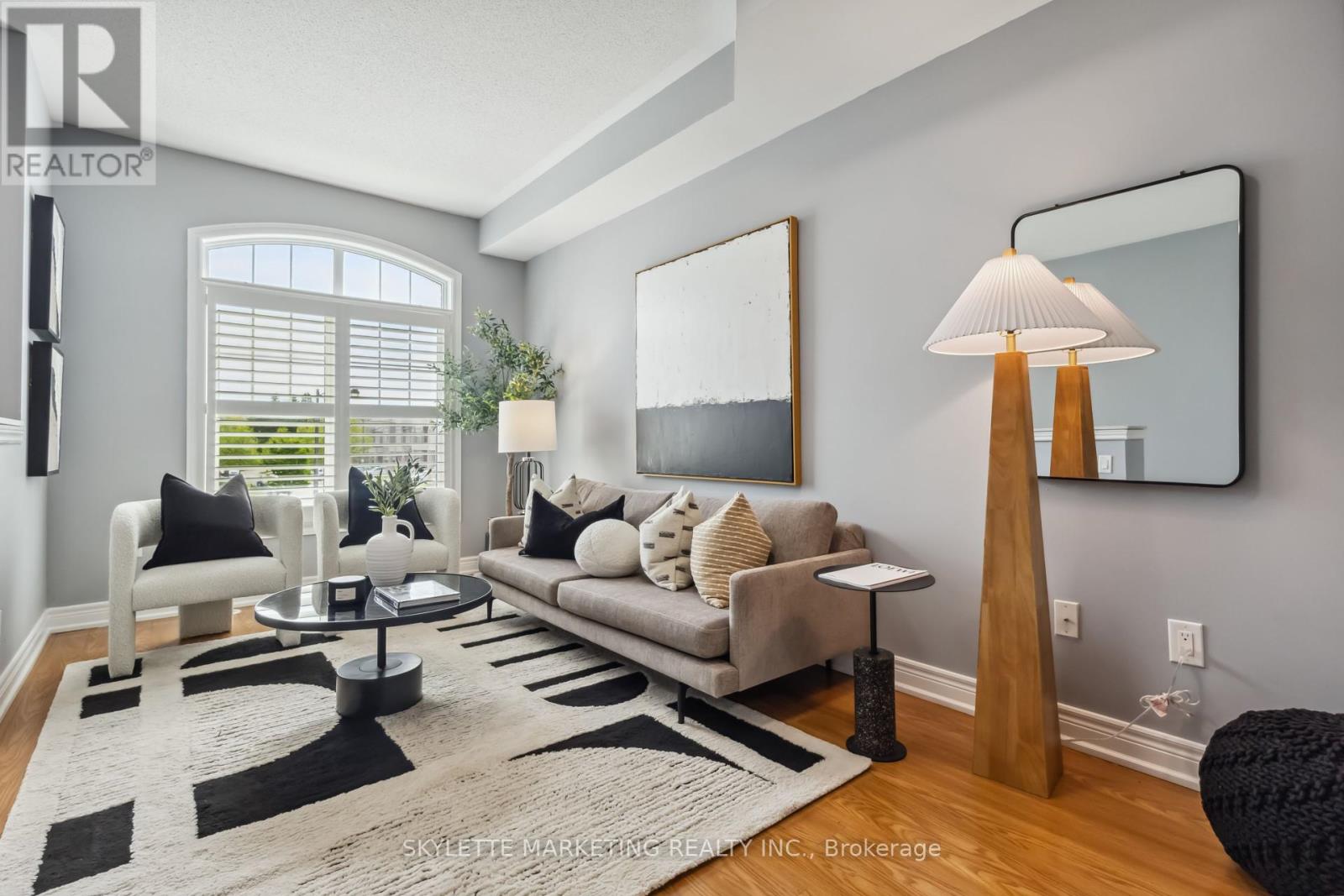 310 Delray Drive, Markham, Ontario  L6E 0R2 - Photo 5 - N12180724