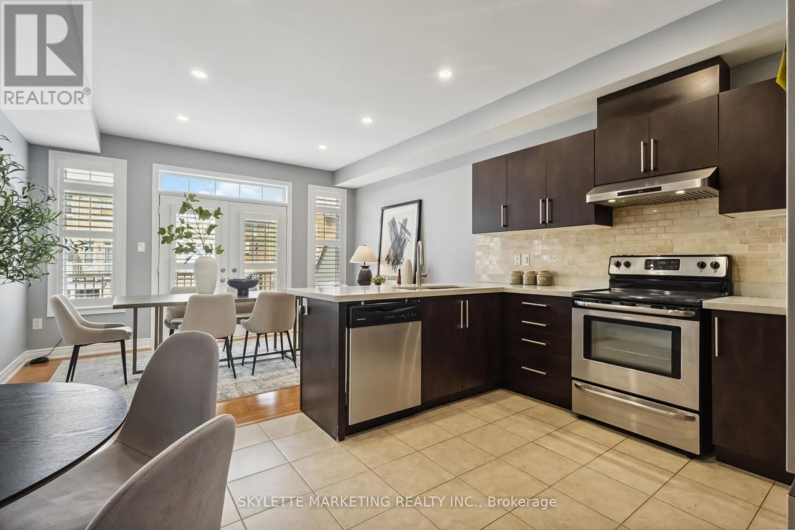 310 Delray Drive, Markham, Ontario  L6E 0R2 - Photo 9 - N12180724