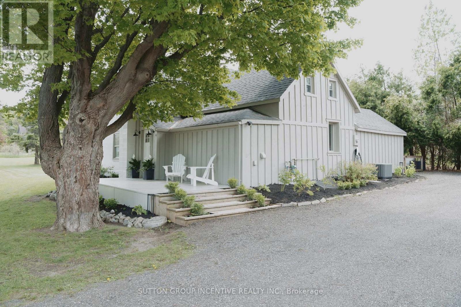 6168 Penetanguishene Road, Springwater, Ontario  L0L 1P0 - Photo 1 - S12180684