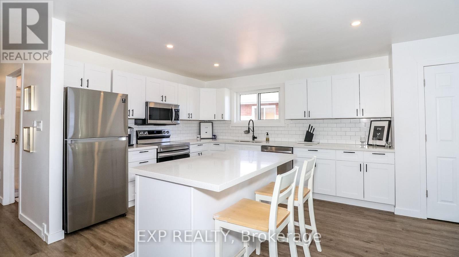 5 Bourgeois Beach Road, Tay (Victoria Harbour), Ontario  L0K 2A0 - Photo 8 - S12180750