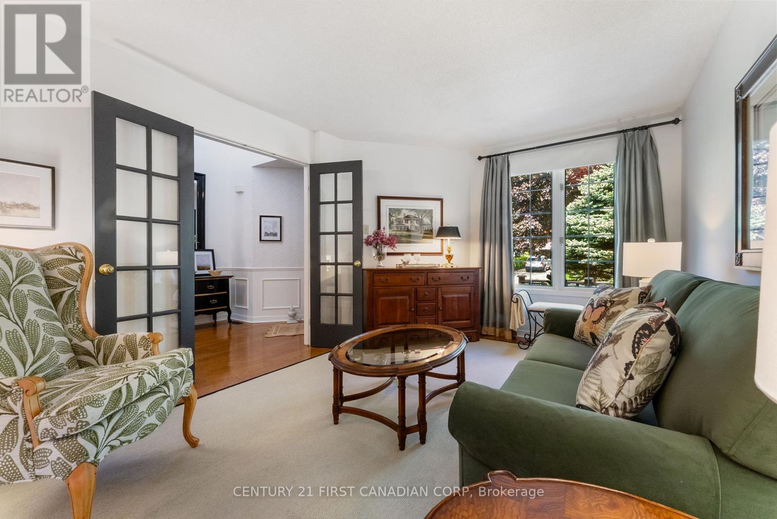 1224 Nathaniel Crescent, Burlington, Ontario  L7S 2A7 - Photo 6 - W12177103