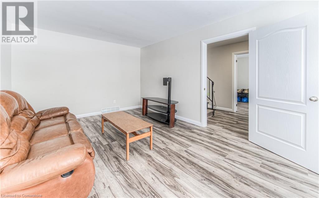 42 Cardill Crescent, Waterloo, Ontario  N2L 3Y6 - Photo 5 - 40734510