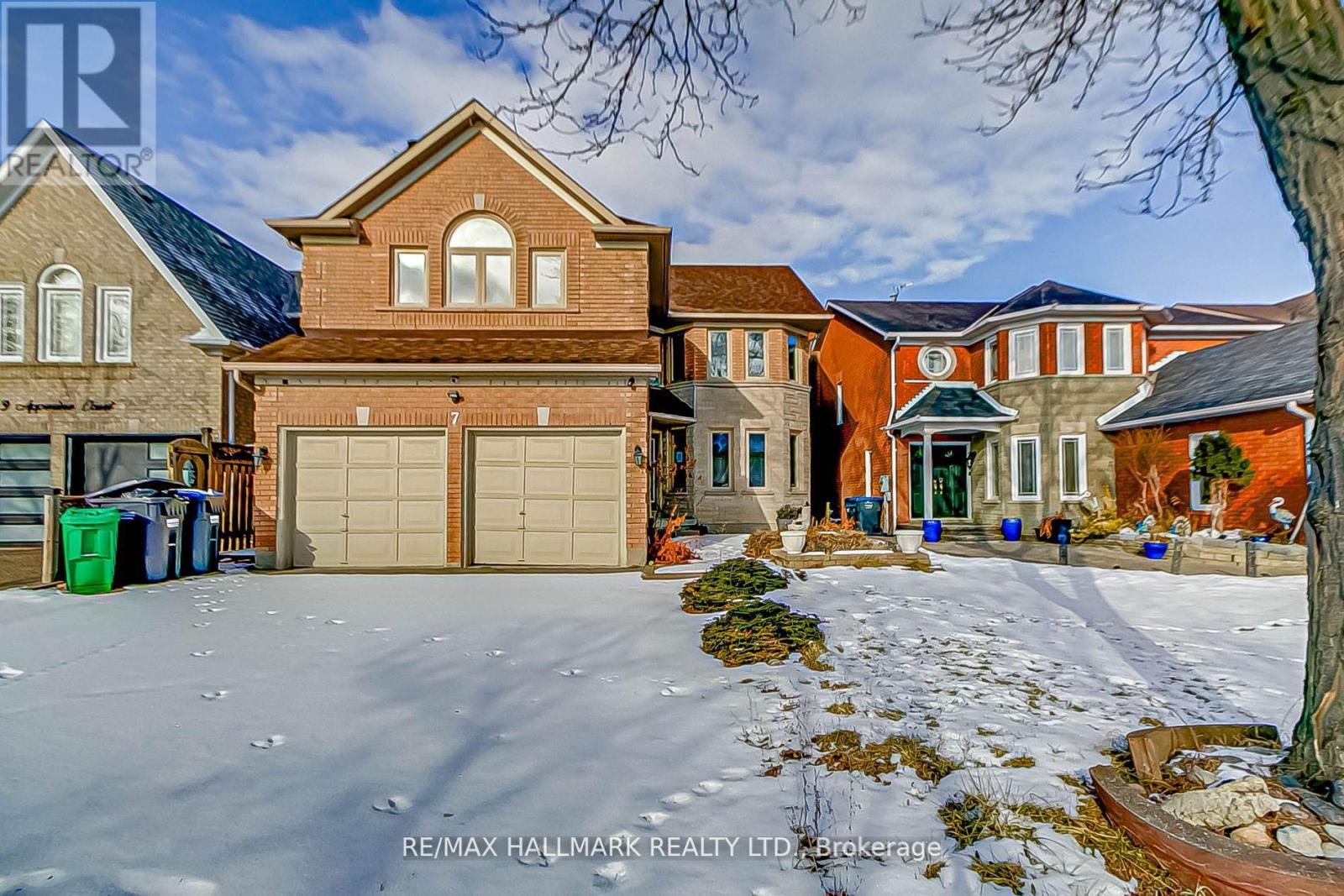 7 APPENINE COURT, Brampton, Ontario