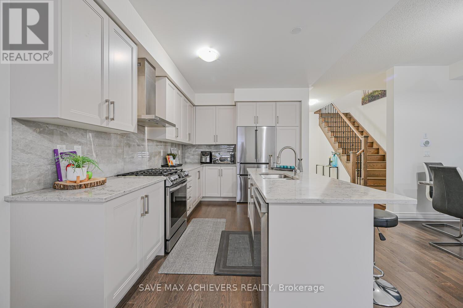 13 Banner Elk Street, Brampton (Bram West), Ontario  L6Y 6J6 - Photo 12 - W12180716