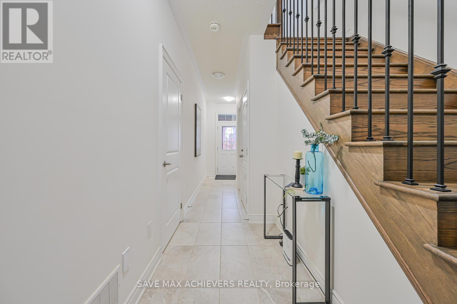 13 Banner Elk Street, Brampton (Bram West), Ontario  L6Y 6J6 - Photo 4 - W12180716