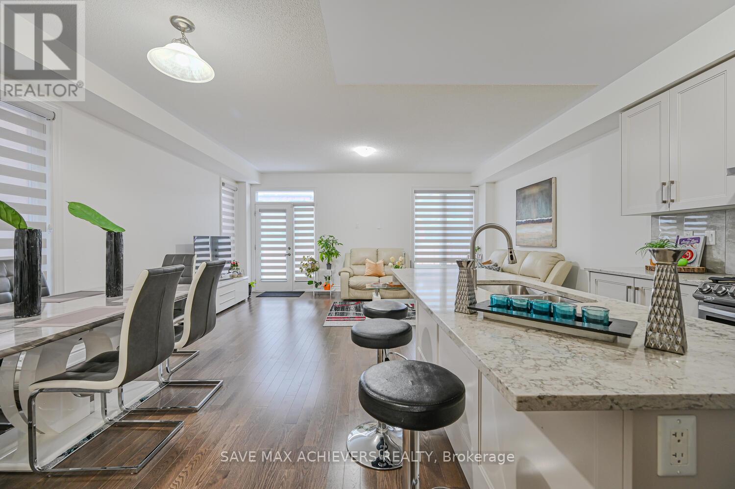 13 Banner Elk Street, Brampton (Bram West), Ontario  L6Y 6J6 - Photo 5 - W12180716
