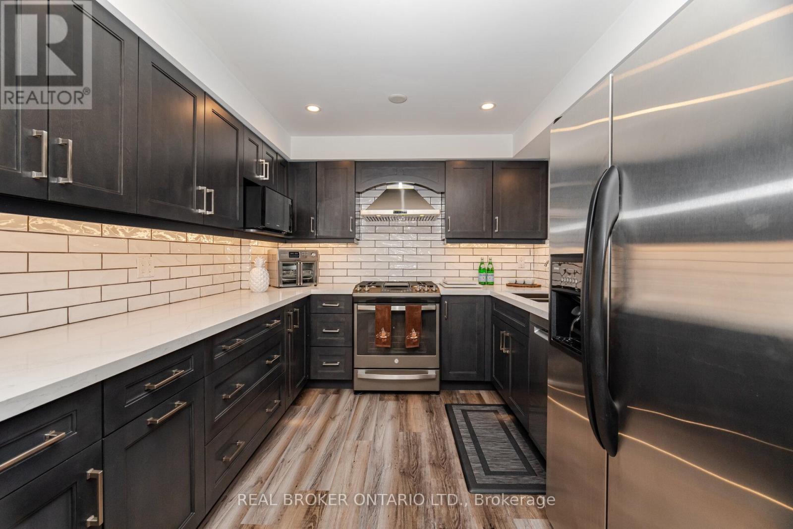 28 Lacewood Crescent, Brampton, Ontario  L6S 3K4 - Photo 11 - W12180720