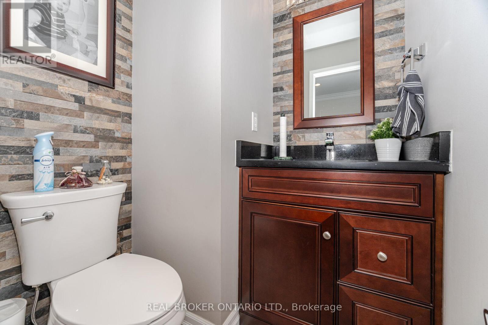 28 Lacewood Crescent, Brampton, Ontario  L6S 3K4 - Photo 24 - W12180720