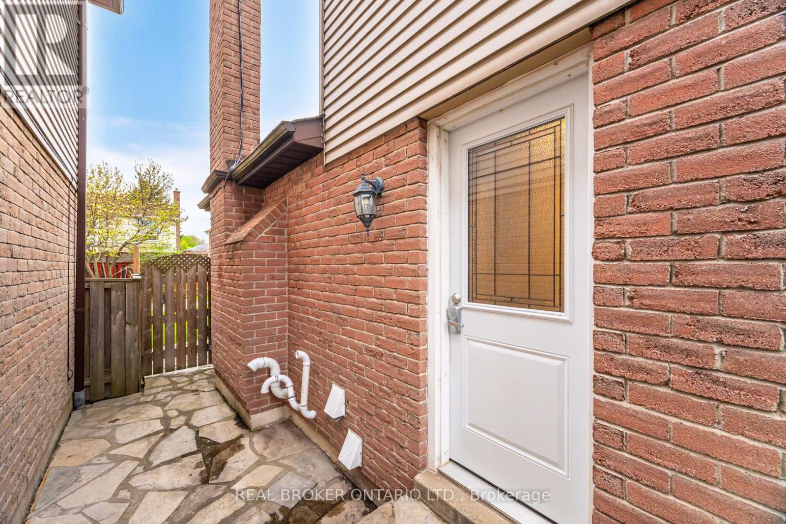 28 Lacewood Crescent, Brampton, Ontario  L6S 3K4 - Photo 44 - W12180720