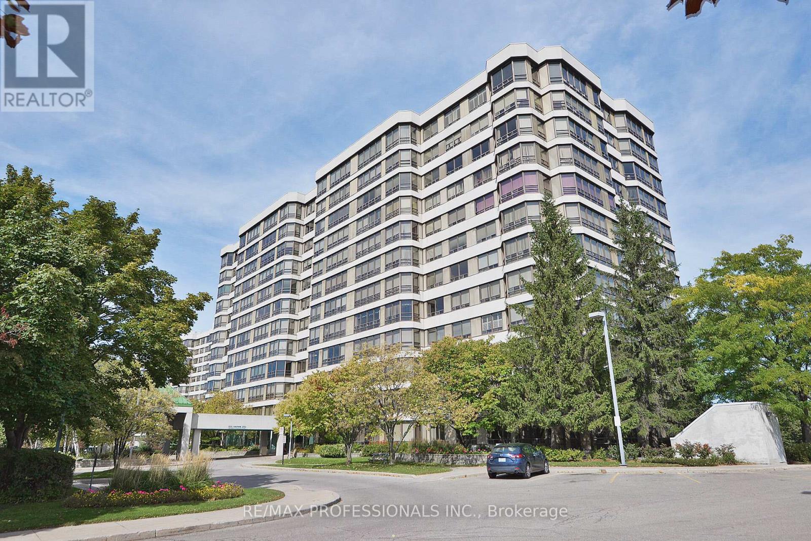 401 - 320 MILL STREET S, Brampton, Ontario