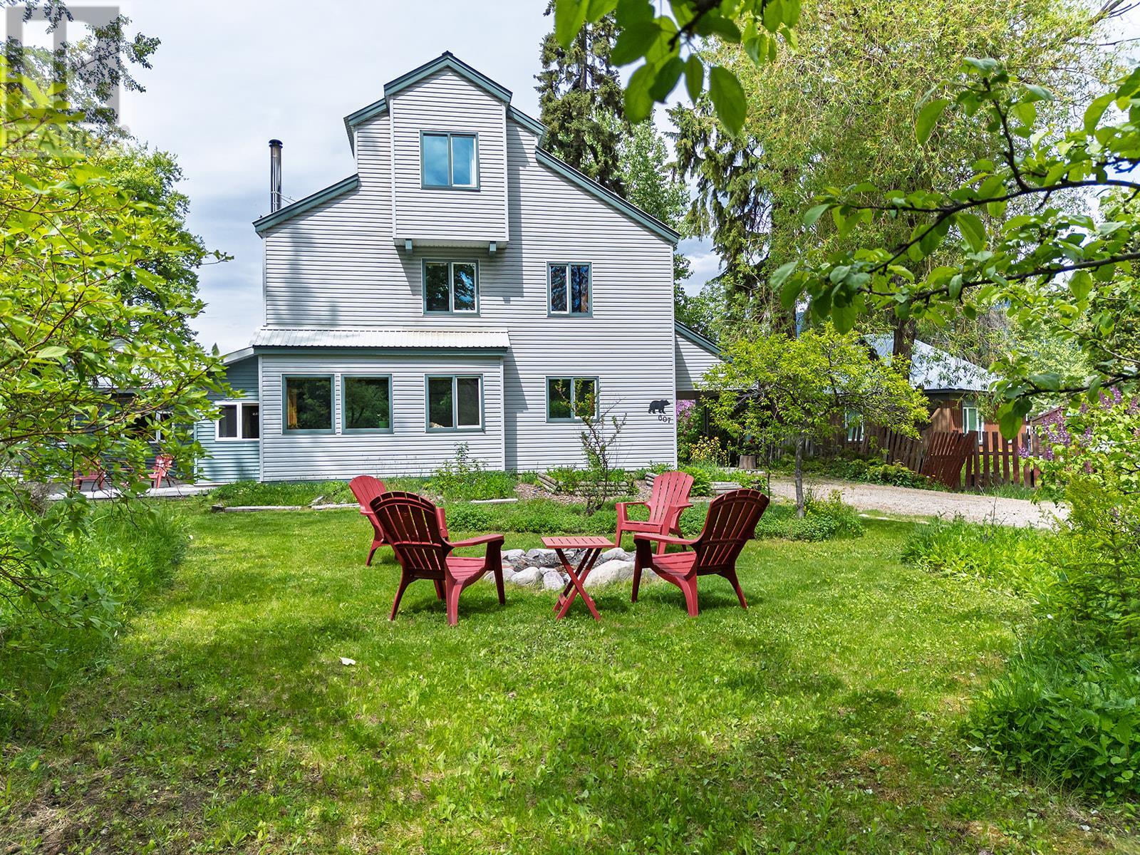 607 14th  S Street, Golden, British Columbia  V0A 1H0 - Photo 2 - 10335376