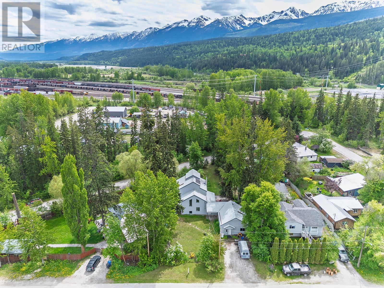 607 14th  S Street, Golden, British Columbia  V0A 1H0 - Photo 34 - 10335376