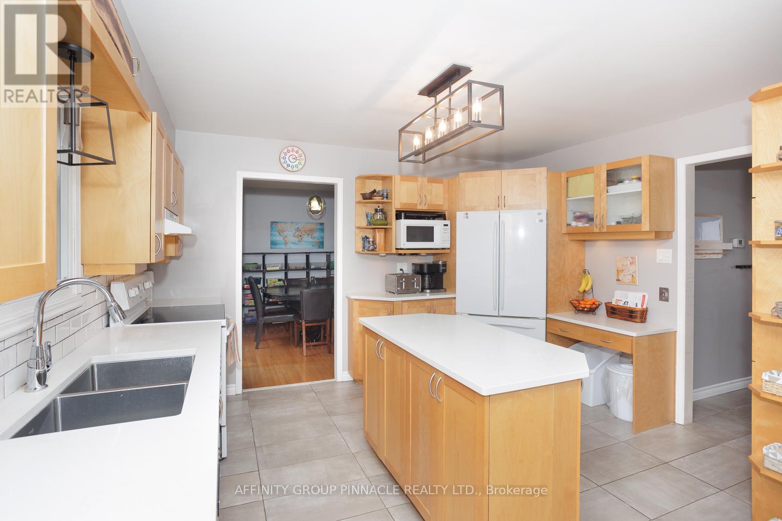 21 Mcdonagh Drive, Kawartha Lakes, Ontario  K9V 5A9 - Photo 19 - X12134541
