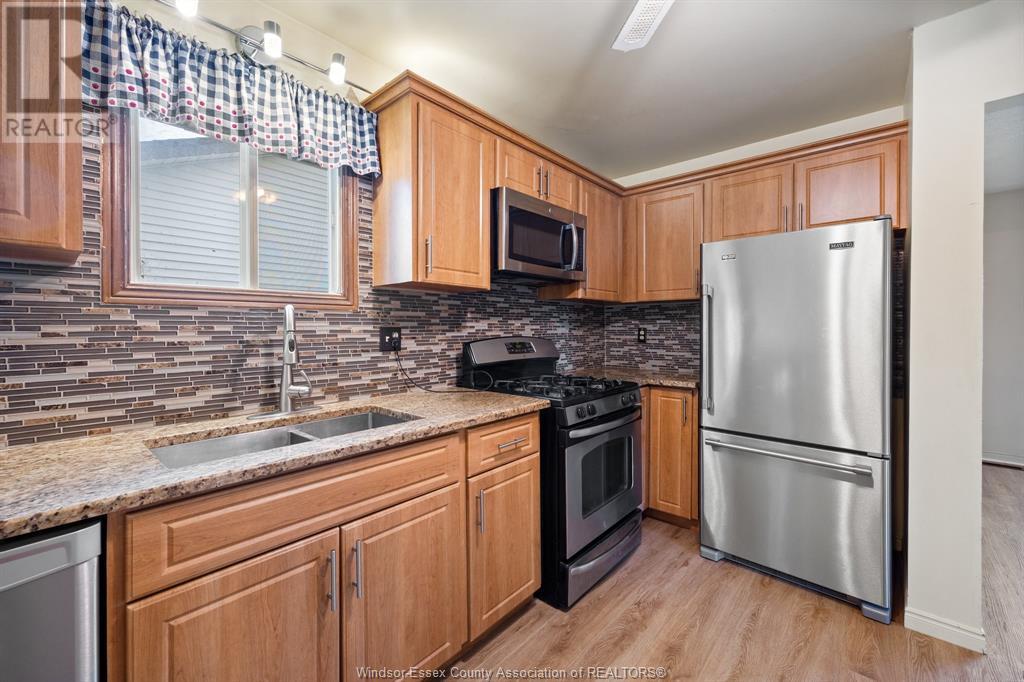 121 Fairview Avenue East, Essex, Ontario  N8M 2R3 - Photo 8 - 25013315