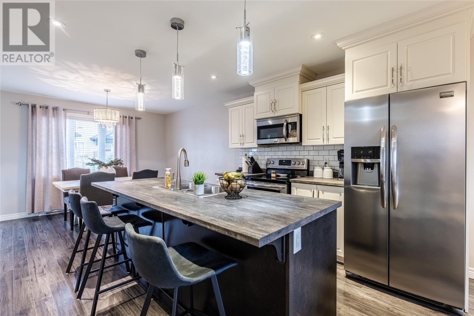 Property at 19 Great Southern Drive image 3