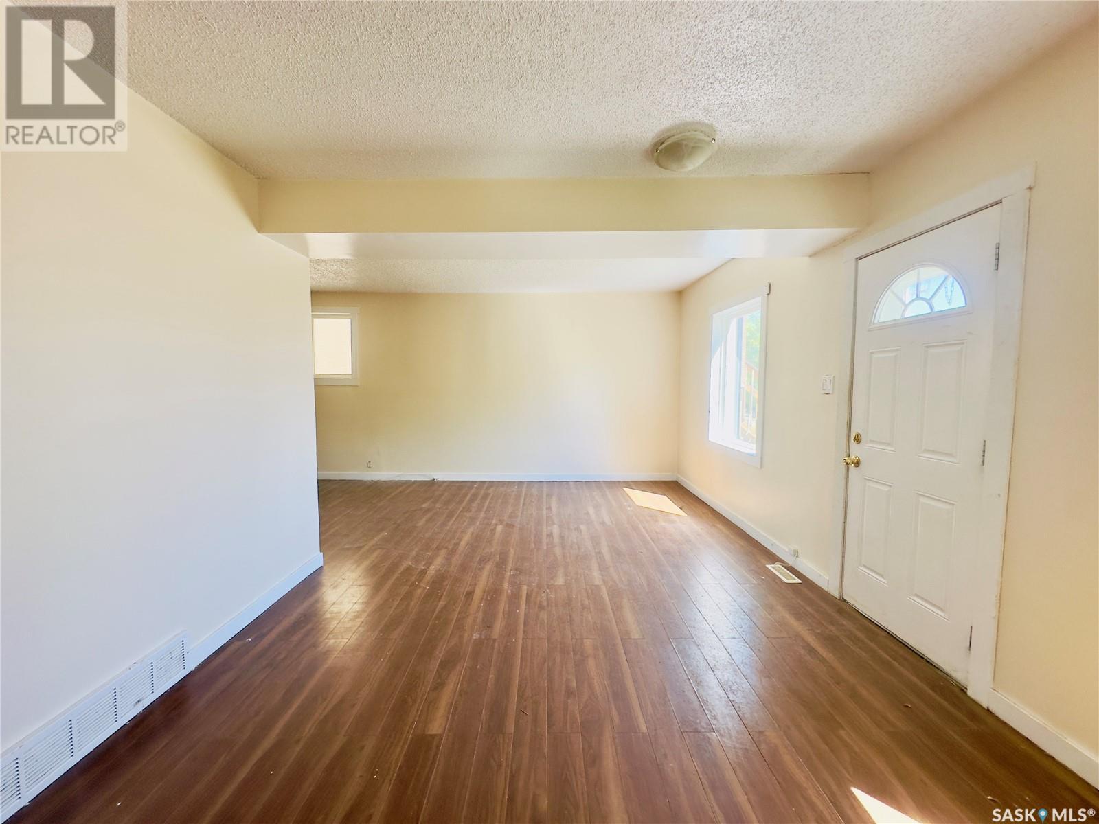 544 Osler Street, Regina, Saskatchewan  S4R 1W1 - Photo 3 - SK007514