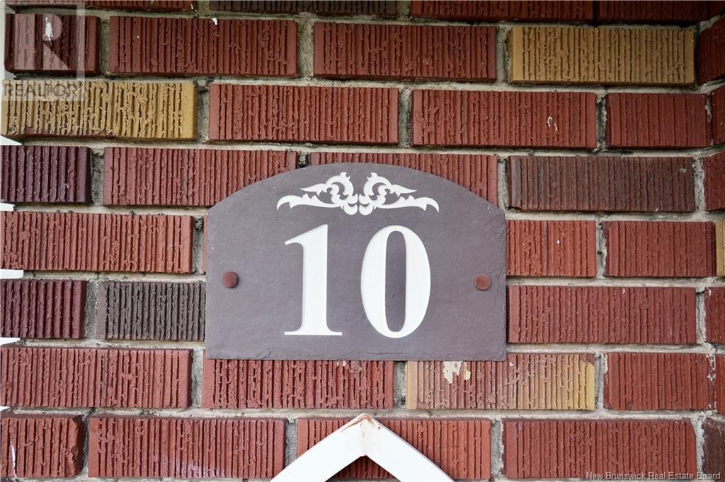 Property at 10 Rosedale Avenue image 4