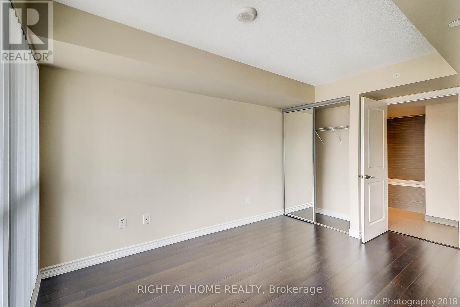 1912 - 386 Yonge Street, Toronto, Ontario  M5B 0A5 - Photo 15 - C12180791