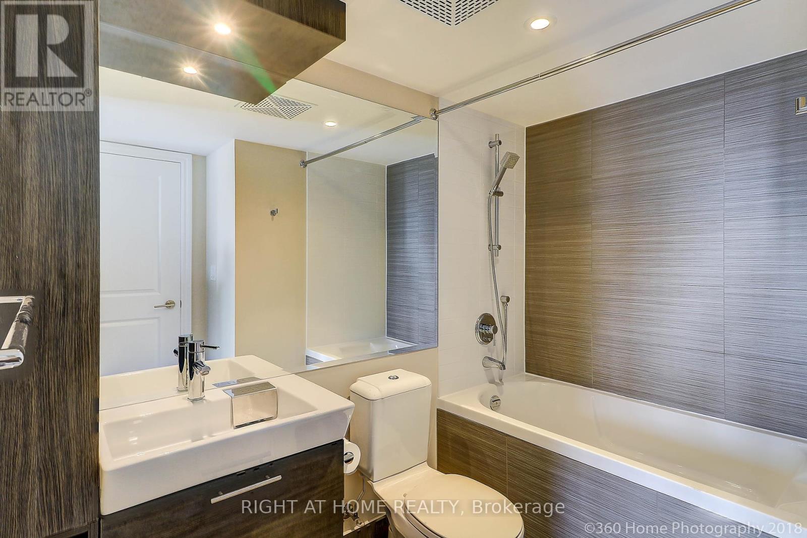 1912 - 386 Yonge Street, Toronto, Ontario  M5B 0A5 - Photo 20 - C12180791