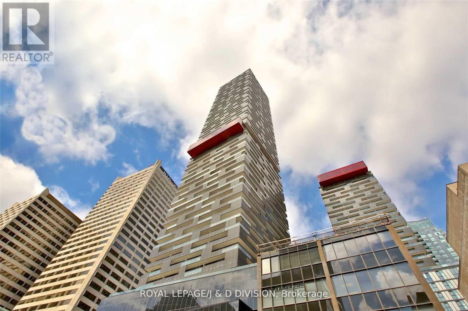 707 - 8 Eglinton Avenue E, Toronto, Ontario  M4P 1A6 - Photo 1 - C12180821