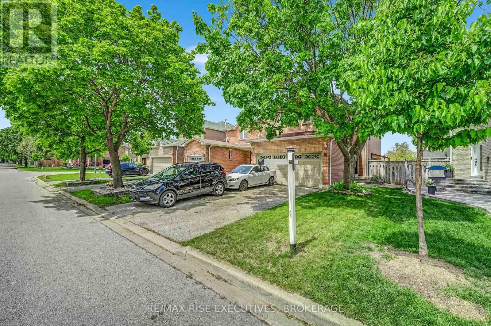 8 Card Street, Ajax (Central West), Ontario  L1T 3V1 - Photo 1 - E12180976