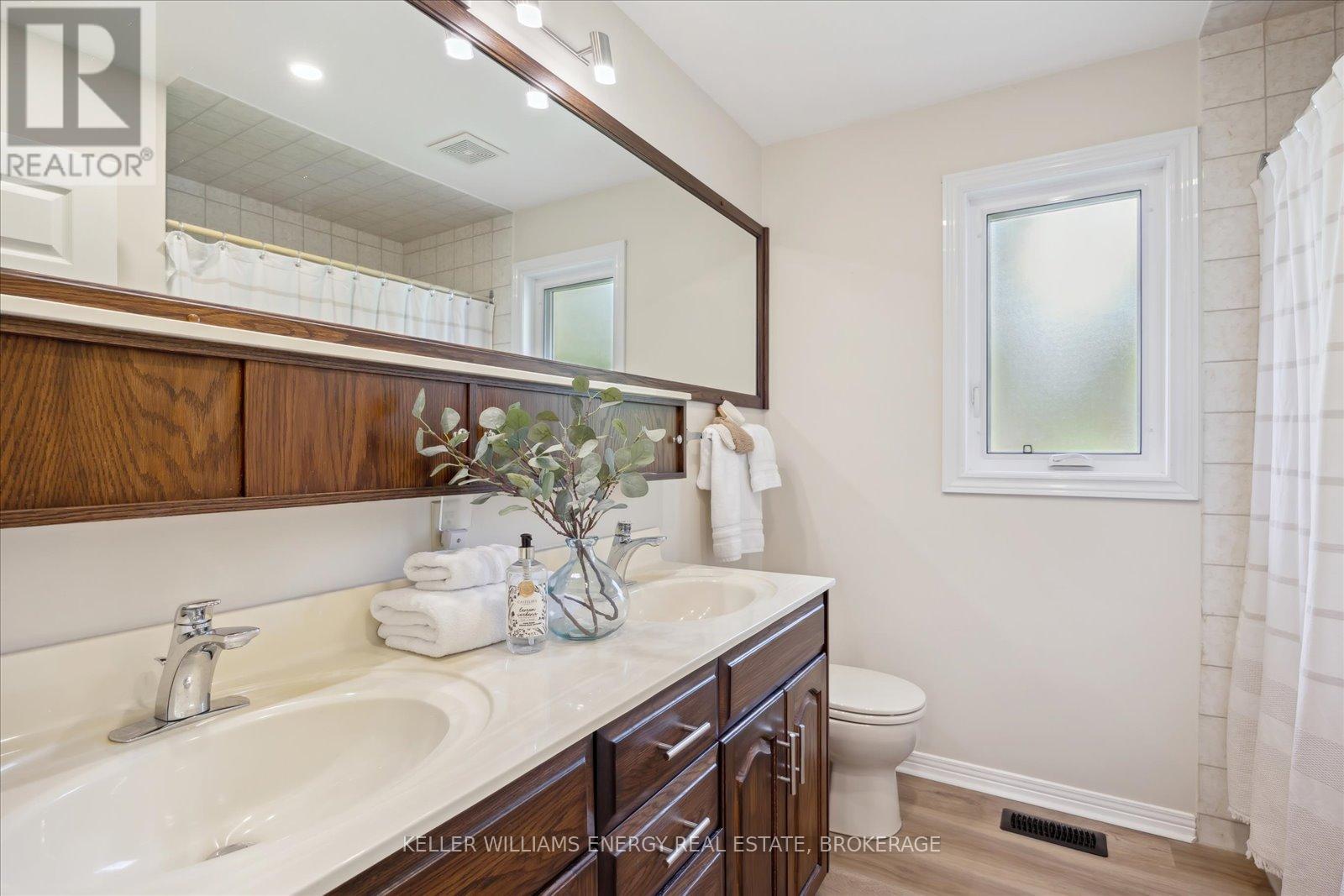 2 Moore Drive, Port Hope, Ontario  L1A 2E6 - Photo 15 - X12180860