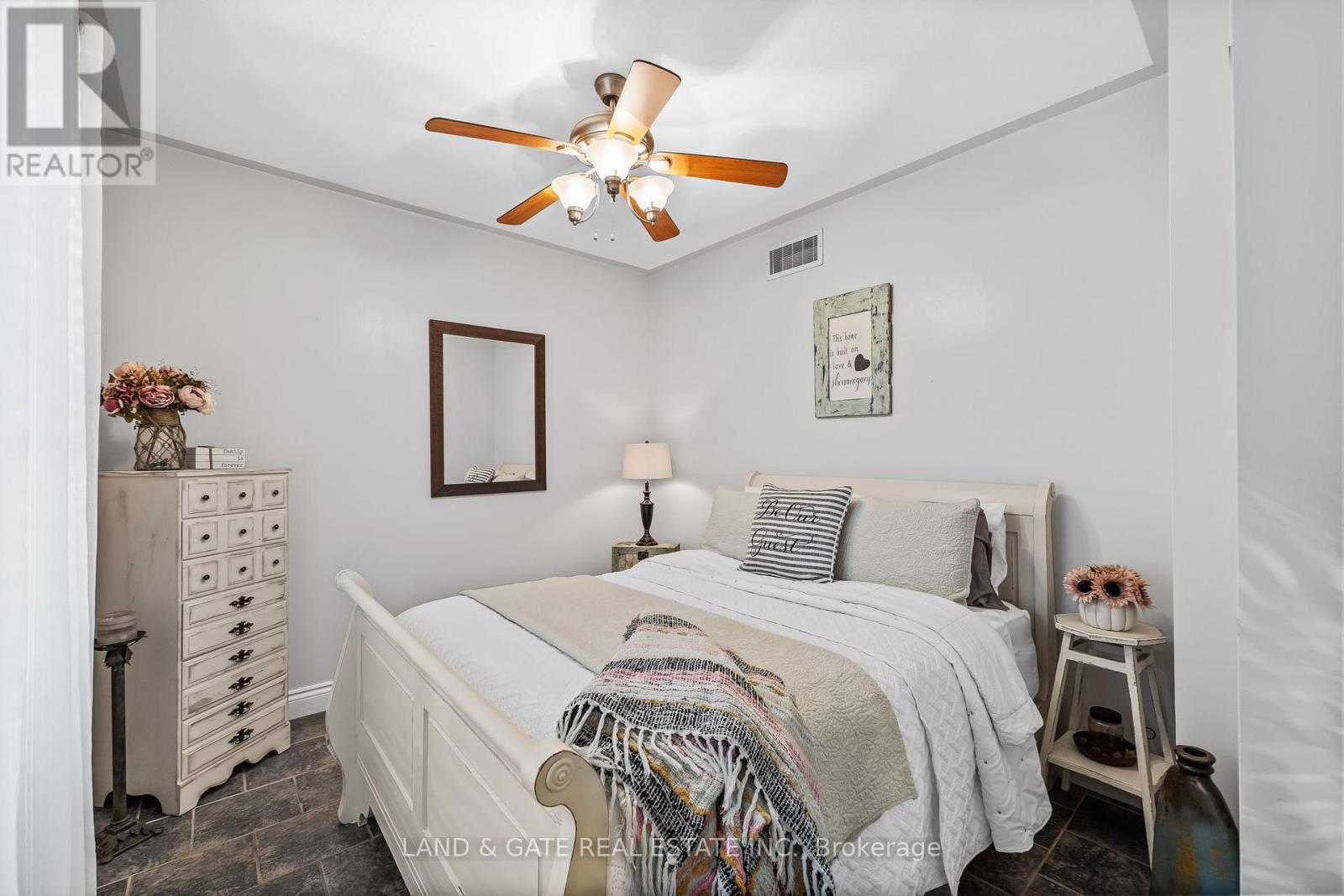 184 Harbard Road W, Prince Edward County, Ontario  K0K 1L0 - Photo 31 - X12180907