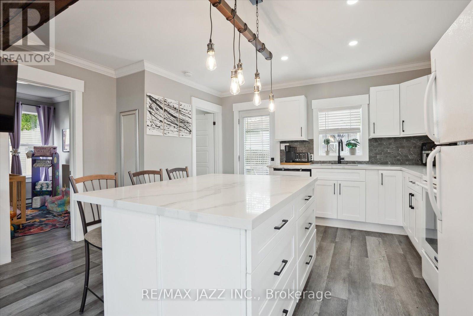 390 Front Street, Quinte West, Ontario  K8V 4P8 - Photo 12 - X12181031