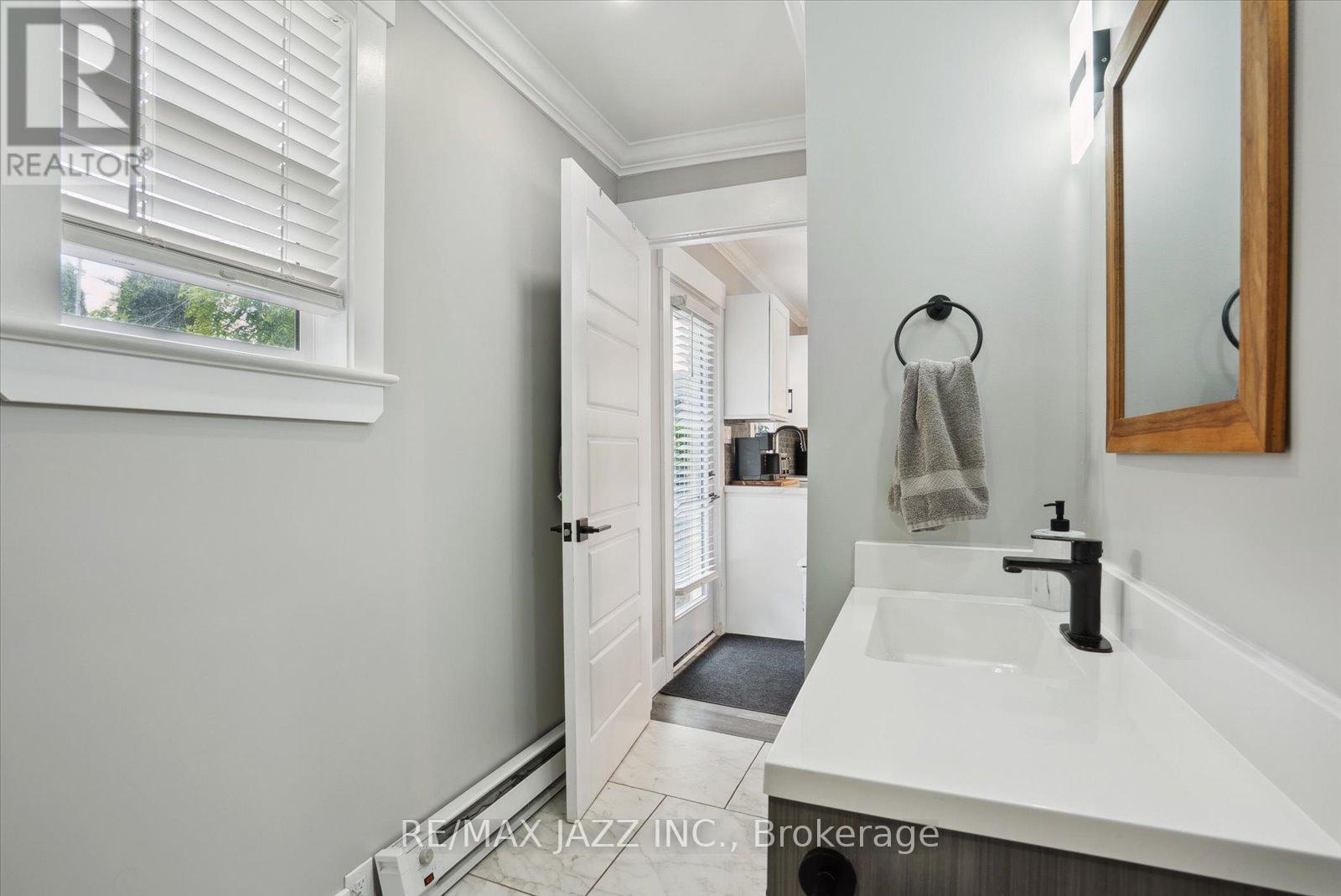 390 Front Street, Quinte West, Ontario  K8V 4P8 - Photo 21 - X12181031