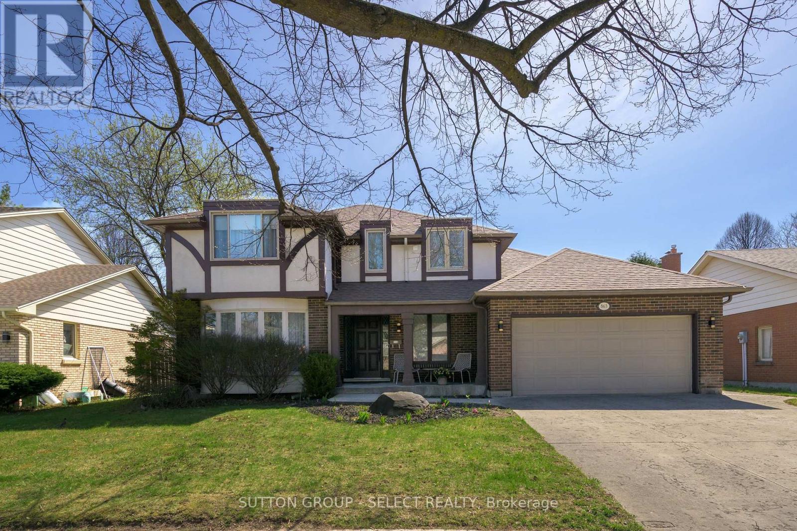 863 Griffith Street