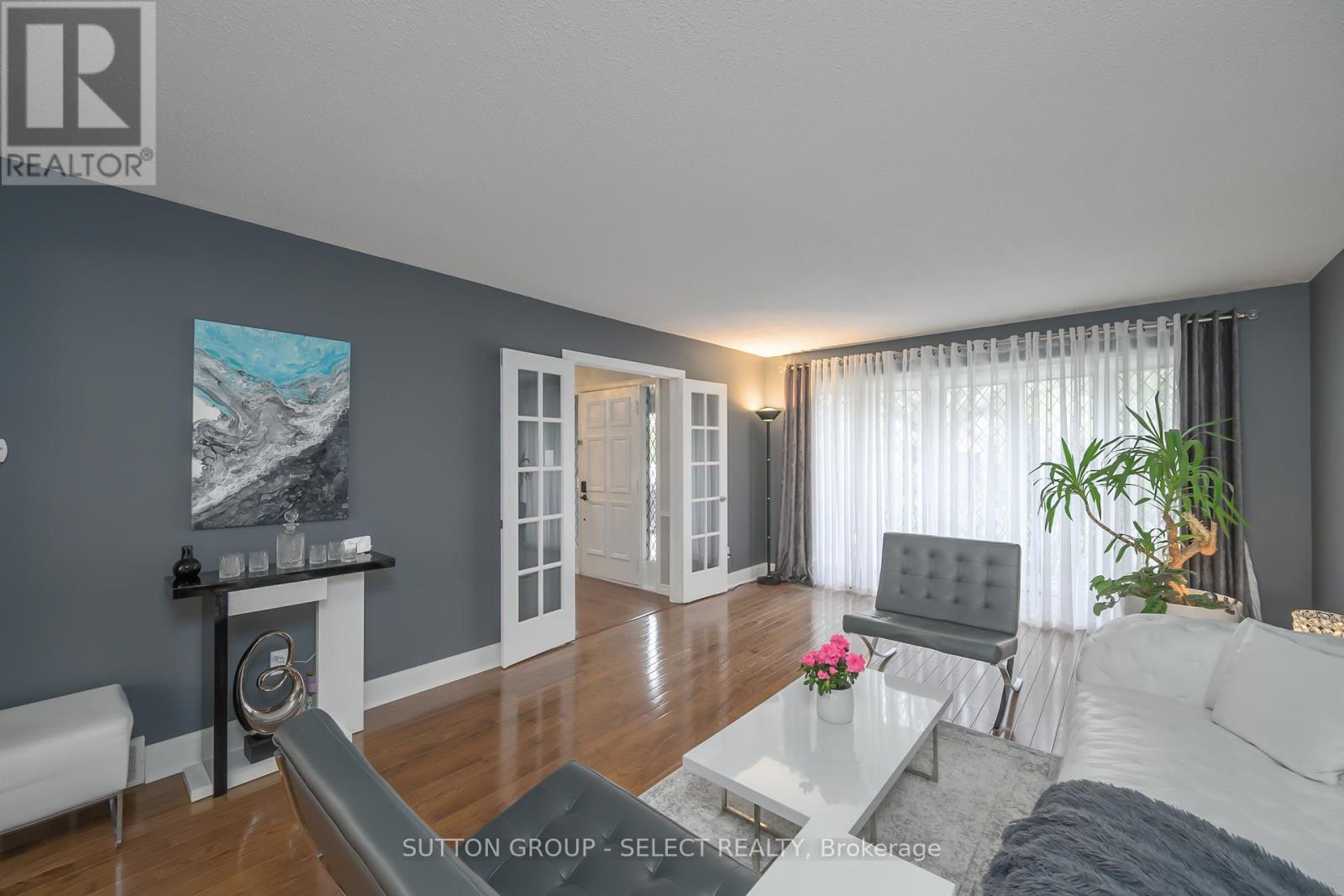 Photo 8 of 41 for 863 Griffith Street