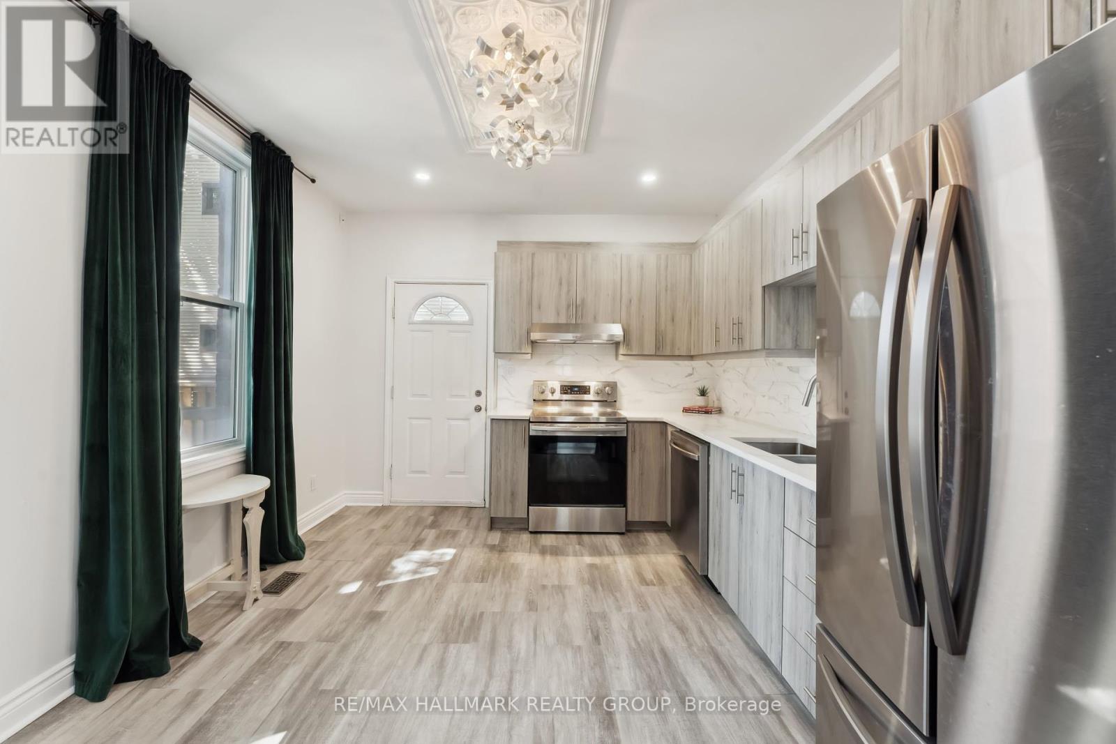 322 Booth Street, Ottawa, Ontario  K1R 7K2 - Photo 13 - X12180894