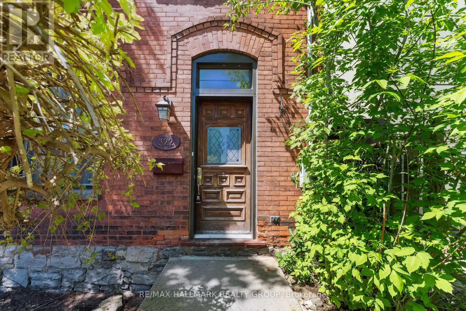 322 Booth Street, Ottawa, Ontario  K1R 7K2 - Photo 2 - X12180894