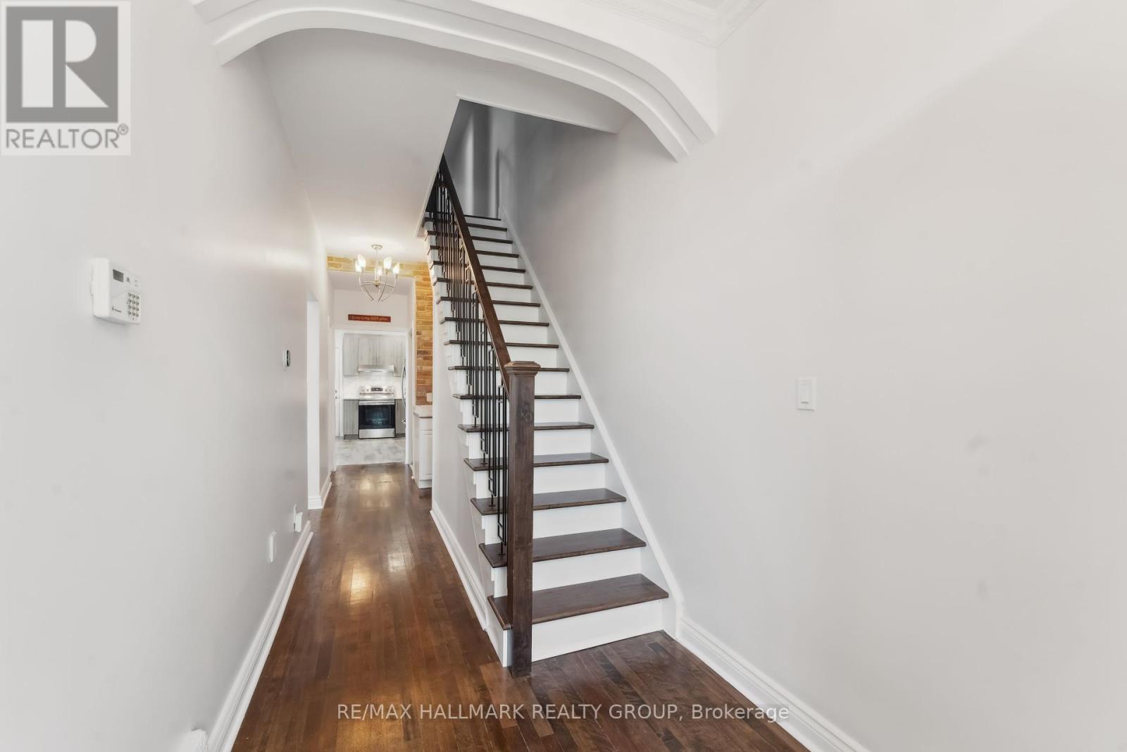 Property at 322 BOOTH STREET image 4