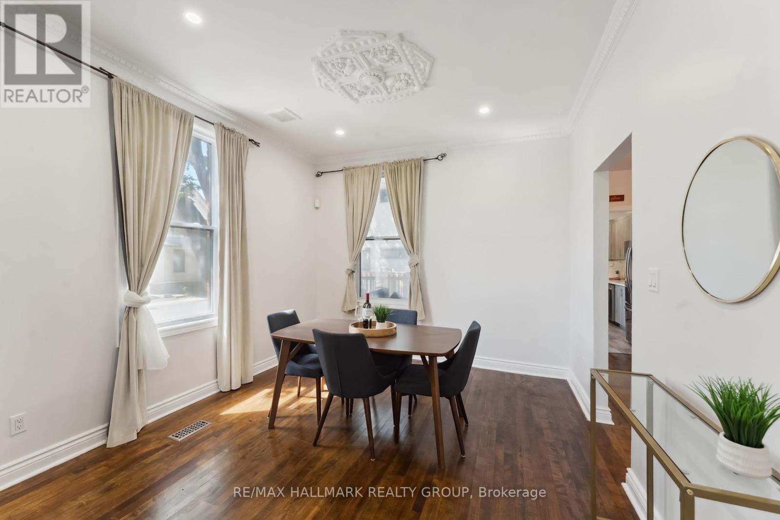322 Booth Street, Ottawa, Ontario  K1R 7K2 - Photo 9 - X12180894