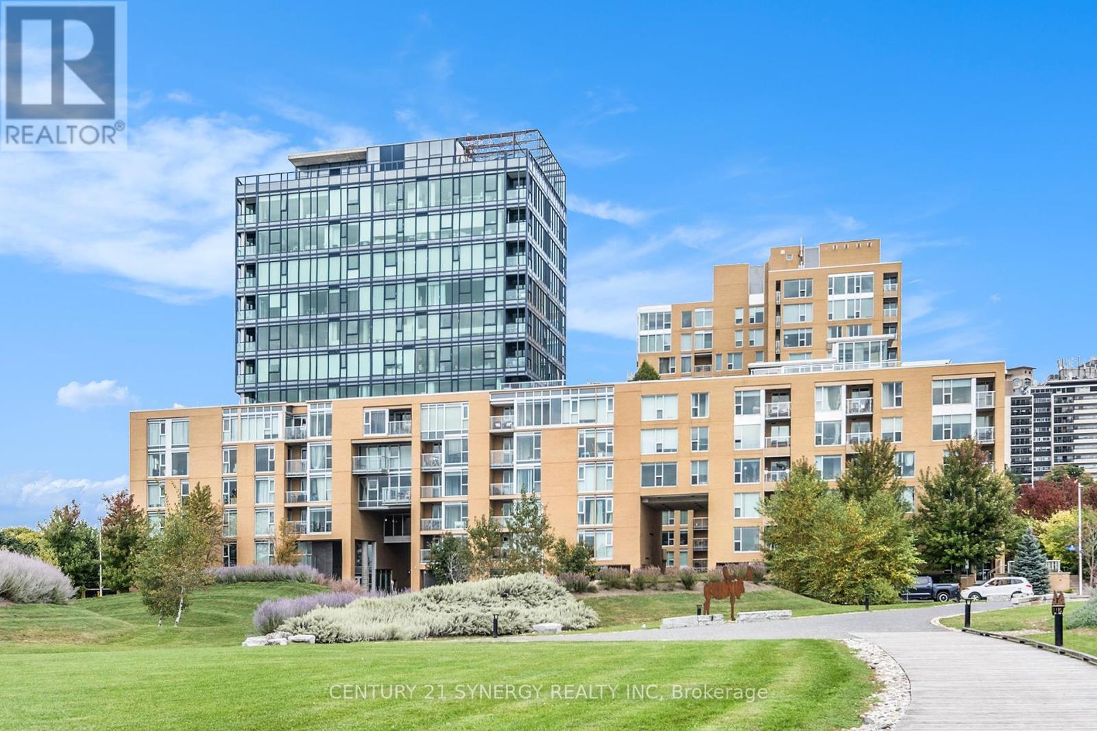 1001 - 200 Lett Street, Ottawa, Ontario  K1R 0A7 - Photo 2 - X12180923