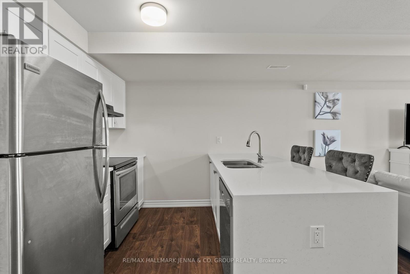 2302 Watercolours Way, Ottawa, Ontario  K2J 6N3 - Photo 9 - X12180991