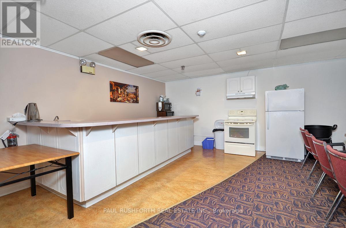302 - 555 Brittany Drive, Ottawa, Ontario  K1K 4C5 - Photo 23 - X12181028