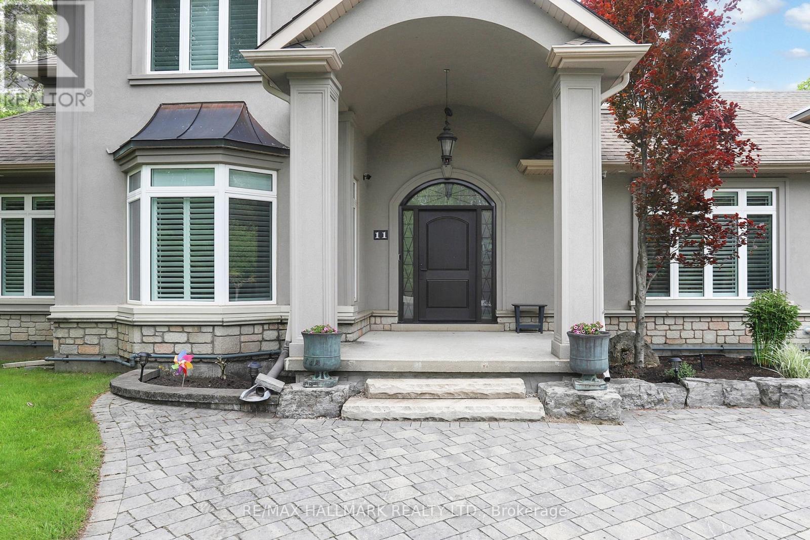 11 Loggers Trail, Whitchurch-Stouffville, Ontario  L4A 2L6 - Photo 4 - N12034620
