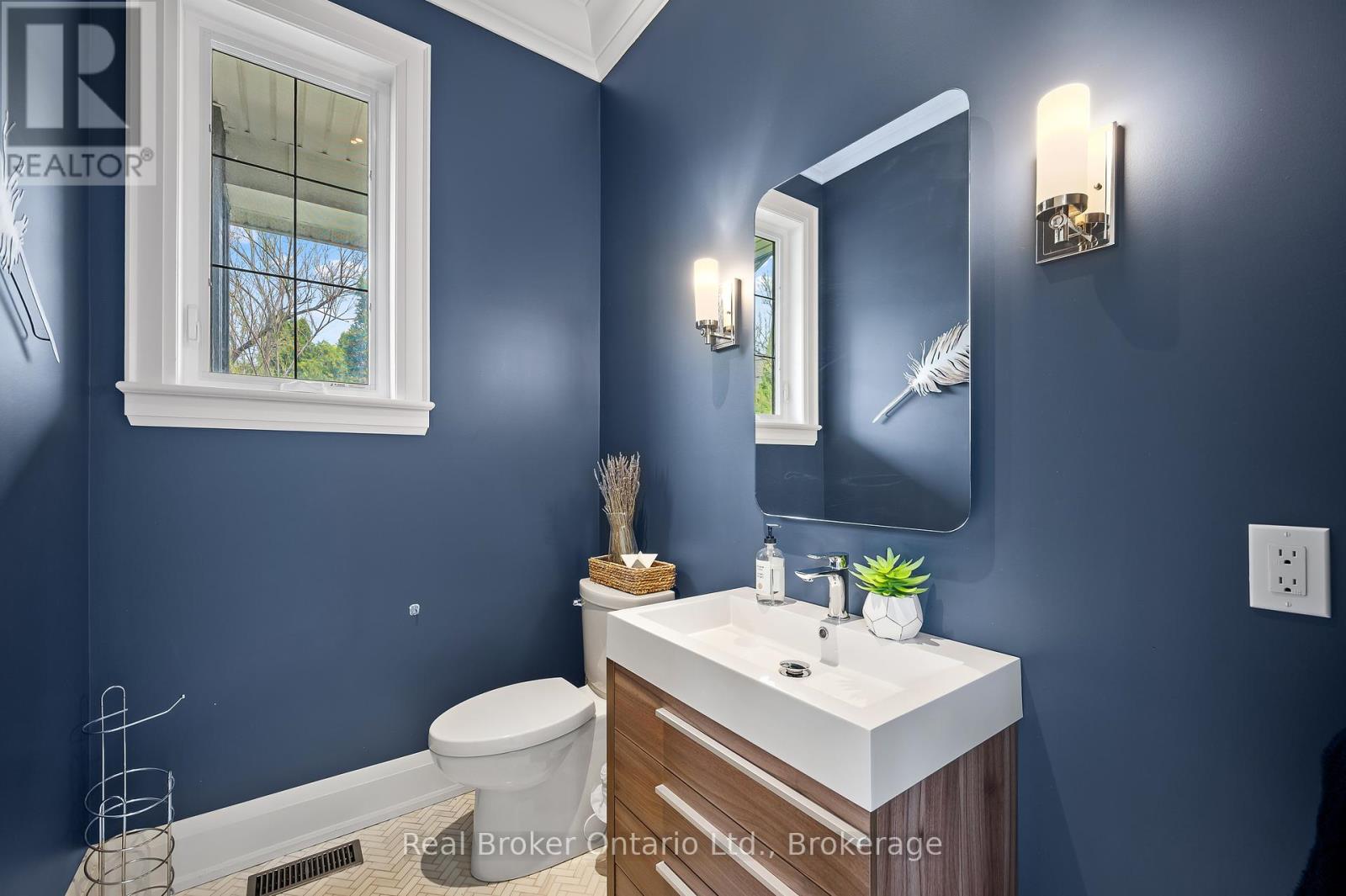 1247 Wood Place, Oakville (Wo West), Ontario  L6L 2R4 - Photo 23 - W12180941