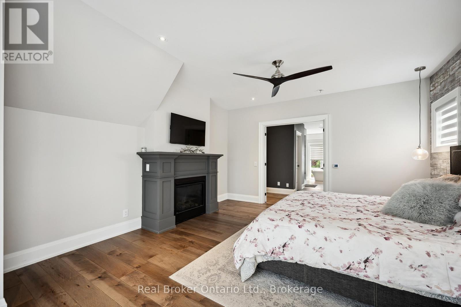 1247 Wood Place, Oakville (Wo West), Ontario  L6L 2R4 - Photo 28 - W12180941