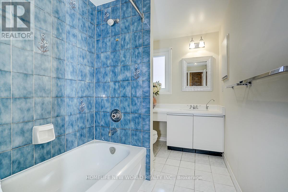 35 Hedgewood Drive, Markham (Unionville), Ontario  L3R 6J6 - Photo 29 - N12180781