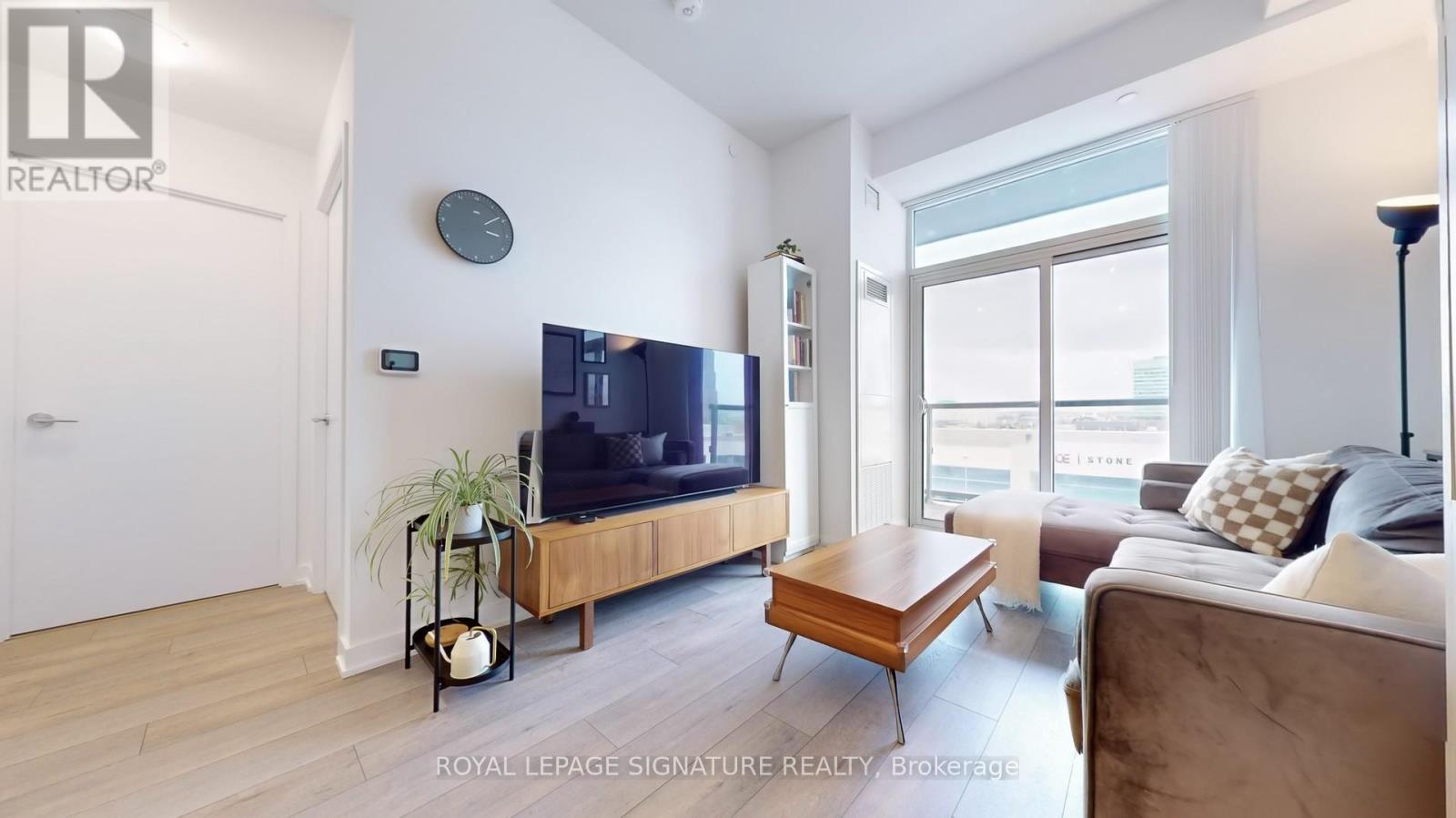 522 - 38 Honeycrisp Crescent, Vaughan, Ontario  L4K 0M8 - Photo 4 - N12180818