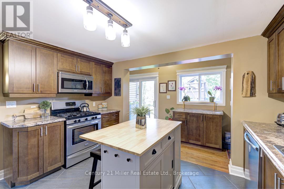 93 #8 Highway, Hamilton, Ontario  L9H 4V6 - Photo 14 - X12181043