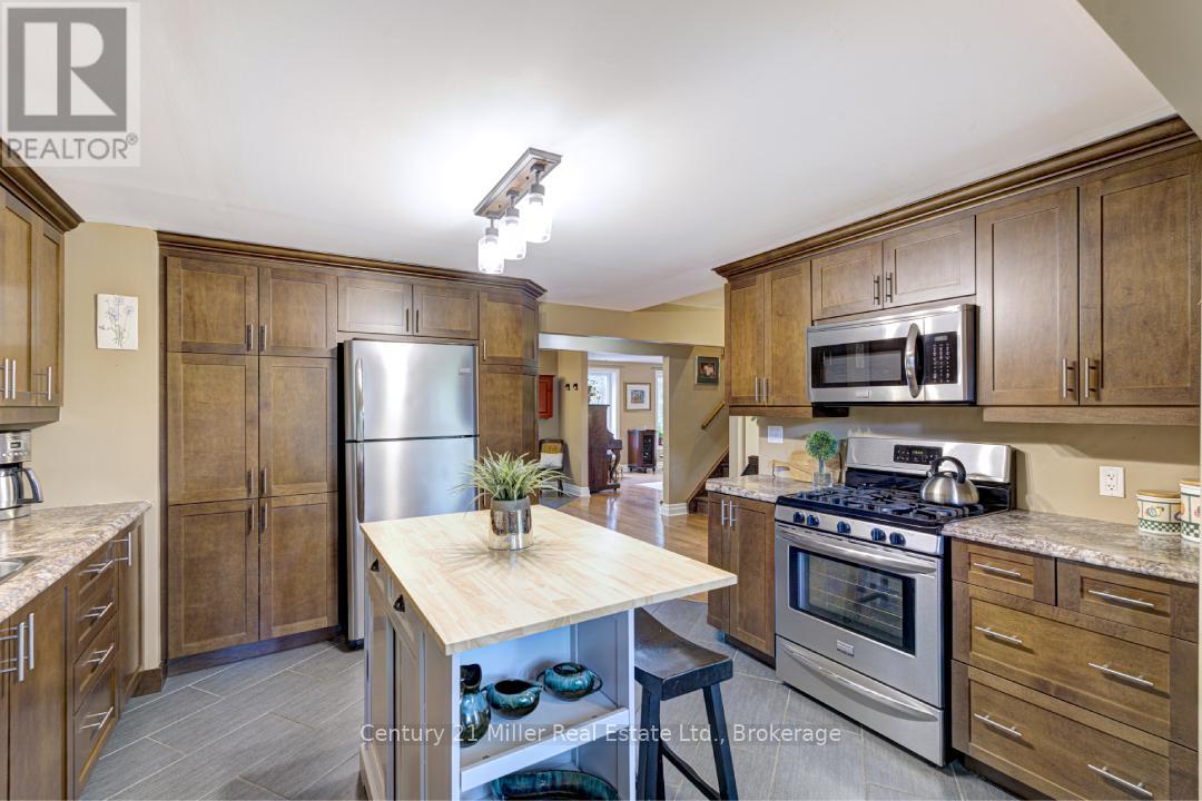 93 #8 Highway, Hamilton, Ontario  L9H 4V6 - Photo 15 - X12181043
