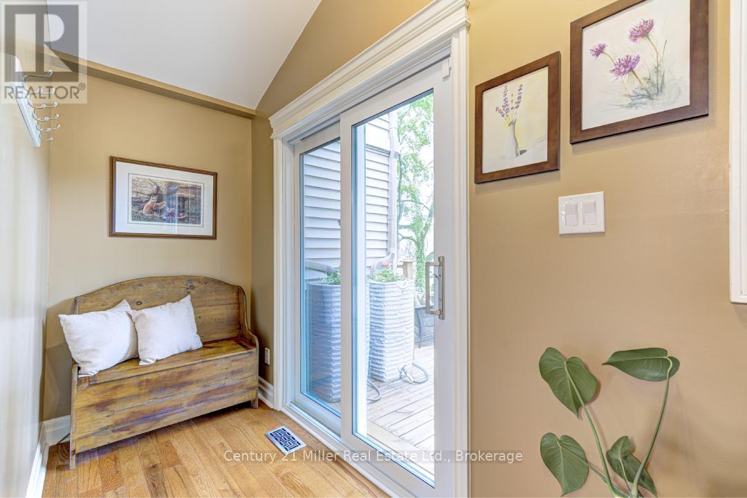 93 #8 Highway, Hamilton, Ontario  L9H 4V6 - Photo 17 - X12181043