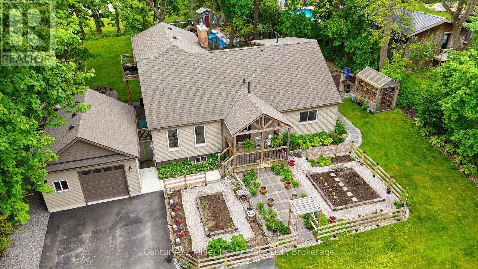 93 #8 Highway, Hamilton, Ontario  L9H 4V6 - Photo 2 - X12181043