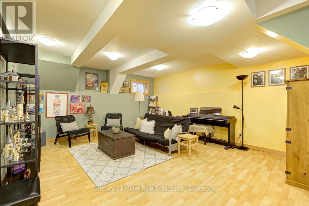 93 #8 Highway, Hamilton, Ontario  L9H 4V6 - Photo 34 - X12181043